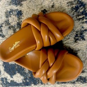 Seychelles low key sandals